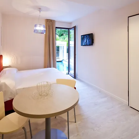 렌노 아파트호텔 2*