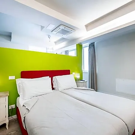 Residence Lenno アパートホテル