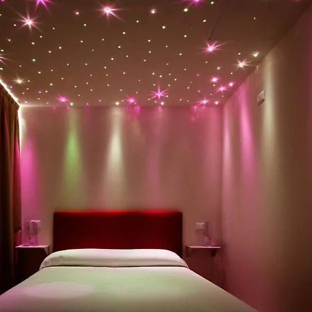 Residence Lenno מלון דירות לנו